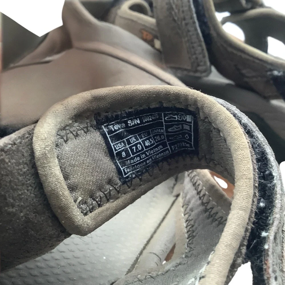 Teva‎ Men’s Tan Sandals size 8